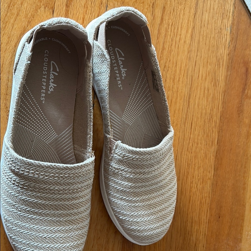 Clarks Cloudsteppers Light Tan Slip-On Shoes